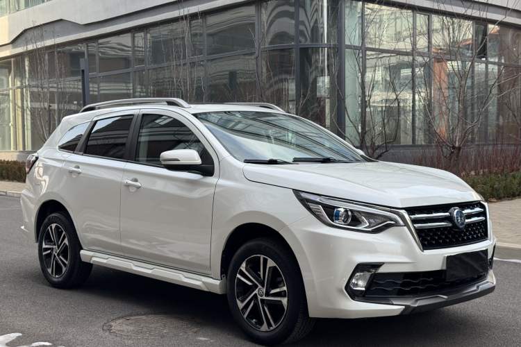 Used Venucia T70 2018 2.0L CVT Smart Enjoyment Version Exterior 2