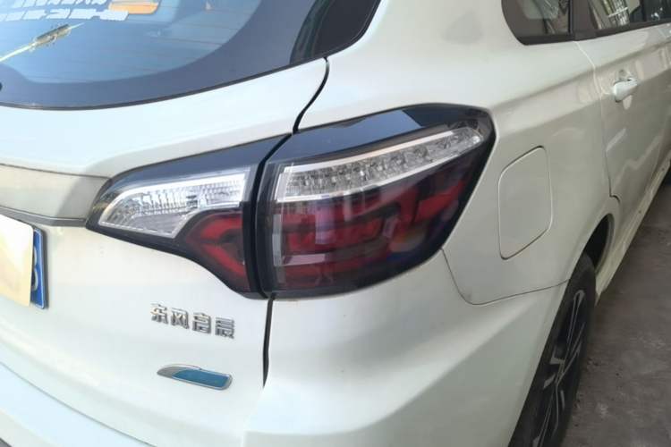 Used Venucia T70 2018 2.0L CVT Smart Edition Exterior 3
