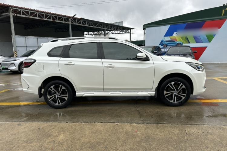 Used Venucia T70 2018 2.0L CVT Smart Enjoyment Version Exterior 3