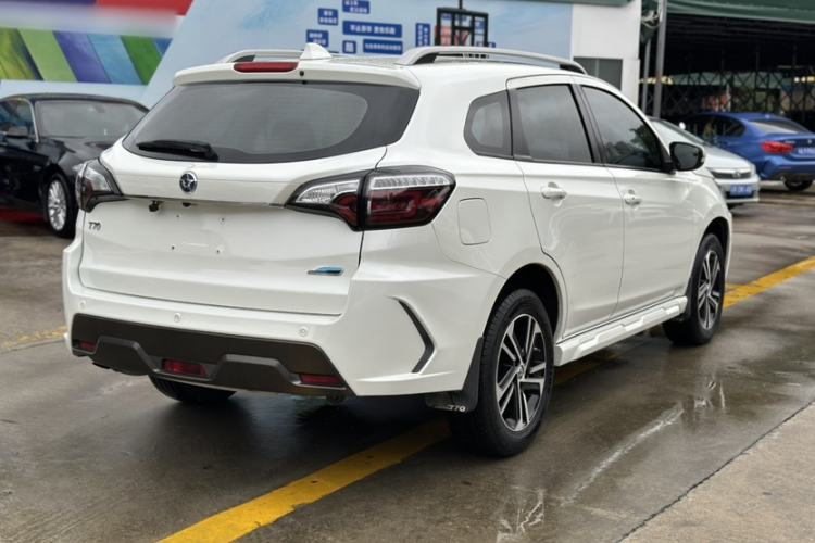 Used Venucia T70 2018 2.0L CVT Smart Enjoyment Version Exterior 4