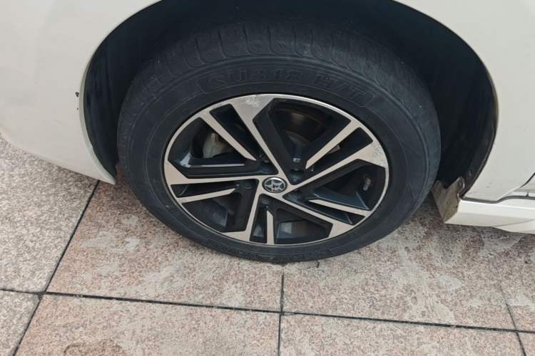 Used Venucia T70 2018 2.0L CVT Smart Enjoyment Version Exterior 4