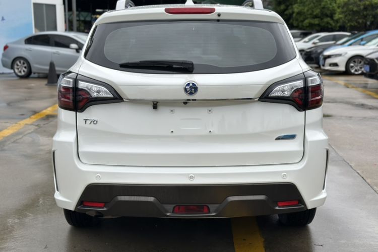 Used Venucia T70 2018 2.0L CVT Smart Enjoyment Version Exterior 5