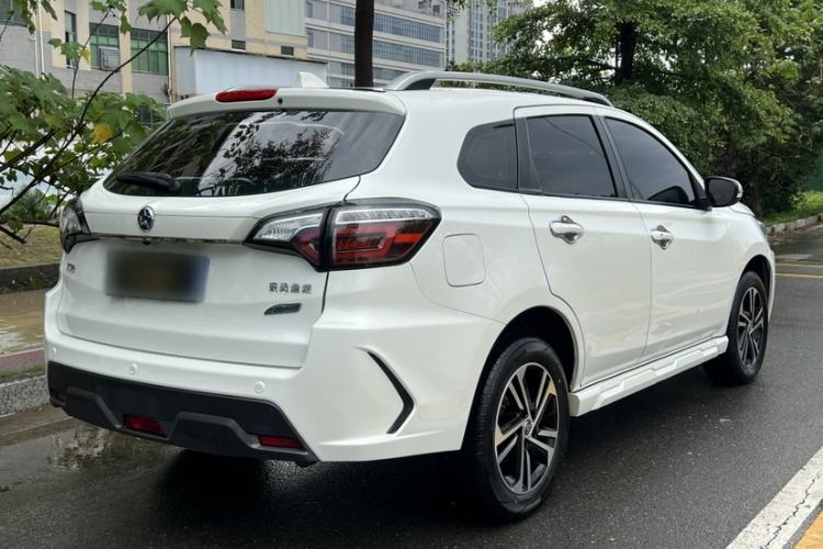 Used Venucia T70 2018 2.0L CVT Smart Enjoyment Version Exterior 5