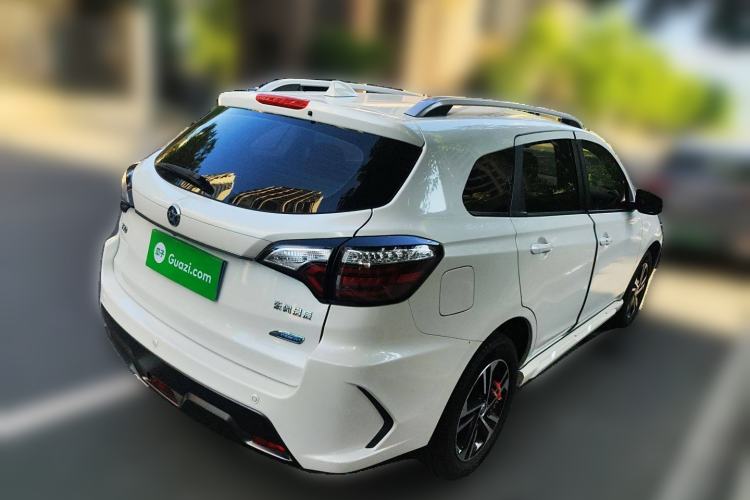 Used Venucia T70 2018 2.0L CVT Smart Enjoyment Version Exterior 5