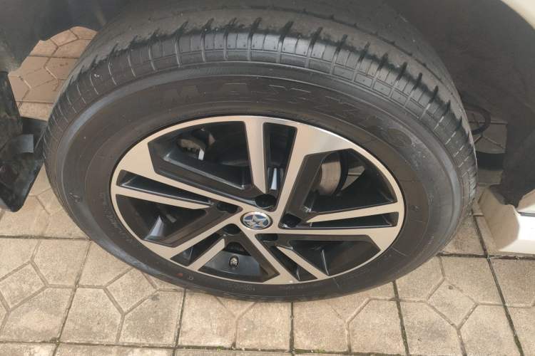 Used Venucia T70 2018 2.0L CVT Smart Enjoyment Version Exterior 8