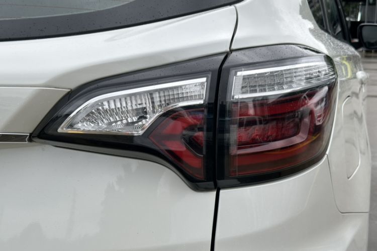 Used Venucia T70 2018 2.0L CVT Smart Enjoyment Version Exterior 9