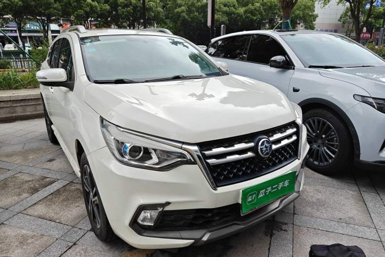 Used Venucia T70 2018 2.0L CVT Smart Enjoyment Version Front
