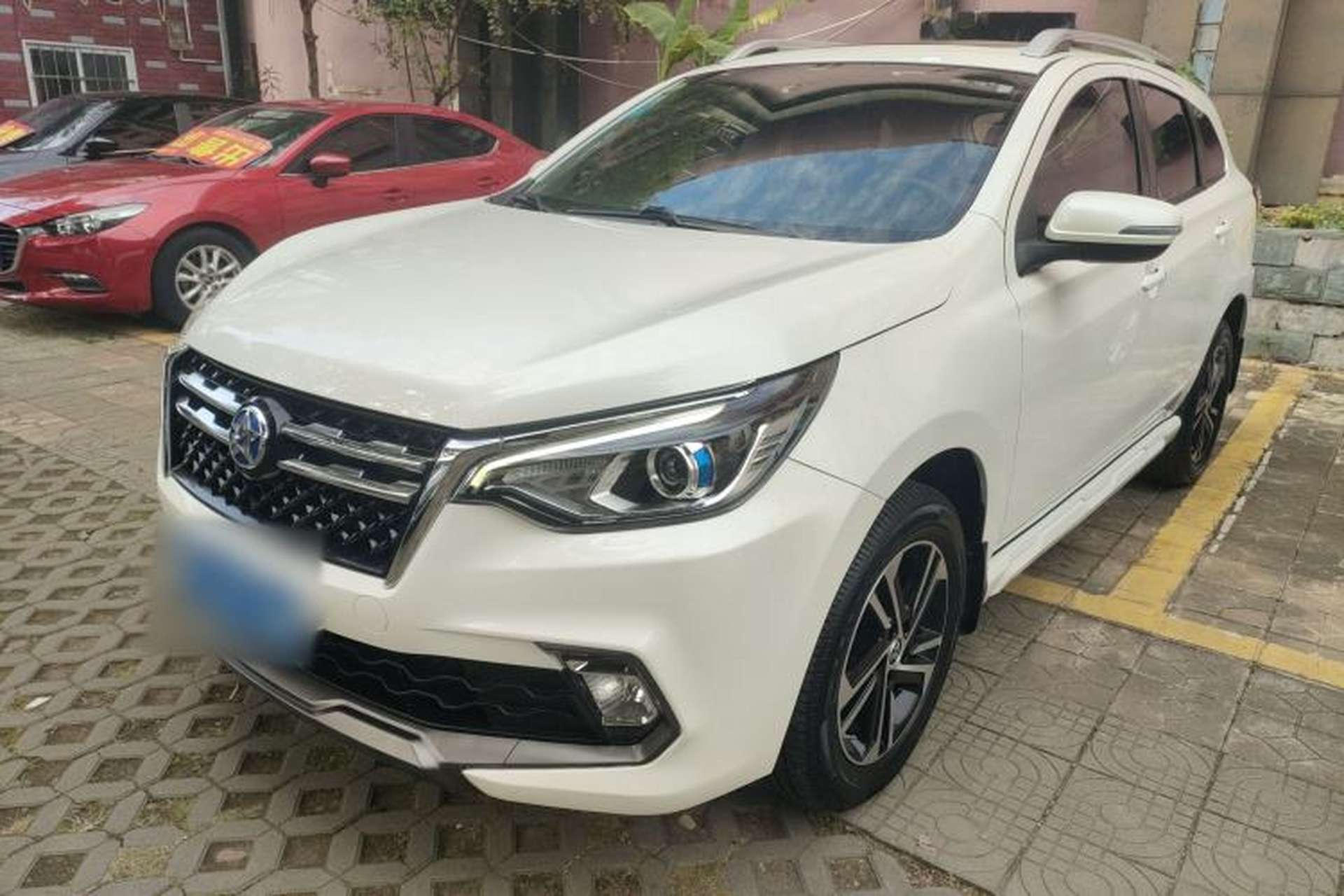 Used Venucia T70 2018 2.0L CVT Smart Enjoyment Version Front Left 45 Deg