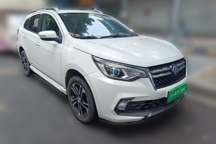 Used Venucia T70 2018 2.0L CVT Smart Enjoyment Version Front Right 45 Deg