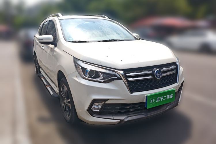 Used Venucia T70 2018 2.0L CVT Smart Enjoyment Version Front Right 45 Deg