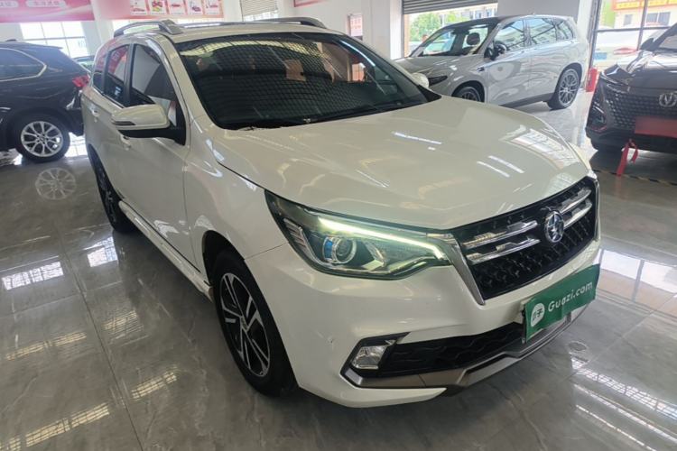 Used Venucia T70 2018 2.0L CVT Smart Enjoyment Version Front Right 45 Deg