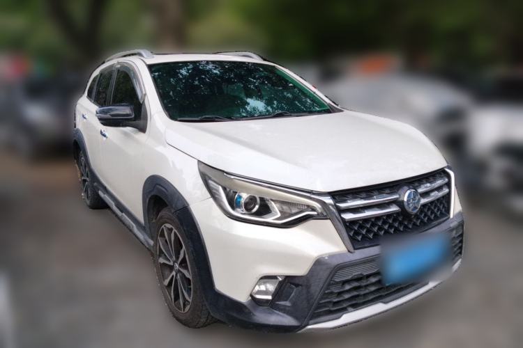 Used Venucia T70 2018 2.0L CVT Smart Enjoyment Sport Edition Front Right 45 Deg