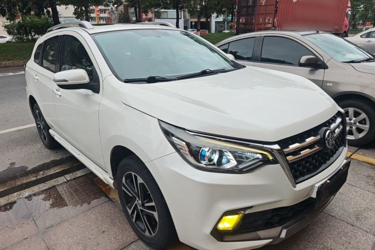 Used Venucia T70 2018 2.0L CVT Smart Enjoyment Version Front Right 45 Deg