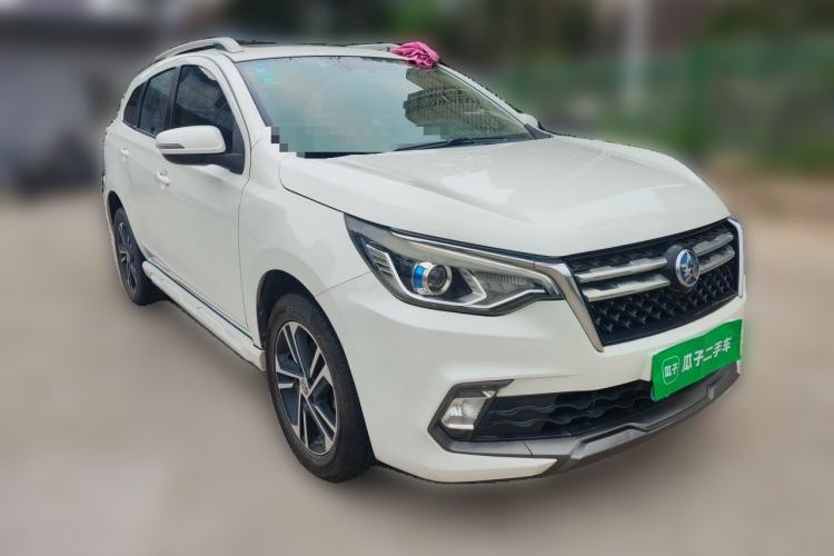 Used Venucia T70 2018 2.0L CVT Smart Enjoyment Version Front Right 45 Deg
