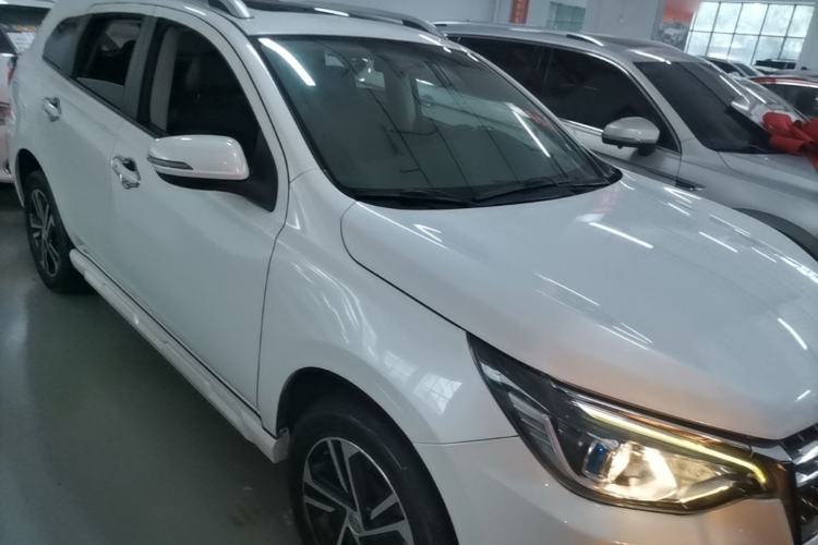 Used Venucia T70 2018 2.0L CVT Smart Enjoyment Version Front Right 45 Deg