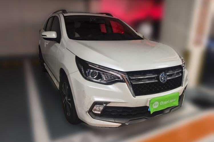 Used Venucia T70 2018 2.0L CVT Smart Enjoyment Version Front Right 45 Deg