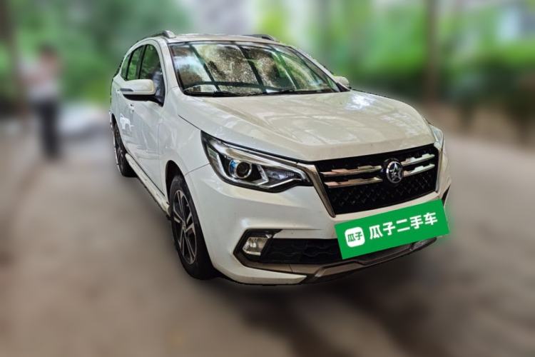 Used Venucia T70 2018 2.0L CVT Smart Enjoyment Version Front Right 45 Deg
