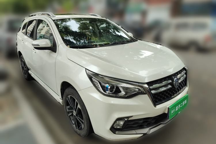 Used Venucia T70 2018 2.0L CVT Smart Enjoyment Version Front Right 45 Deg