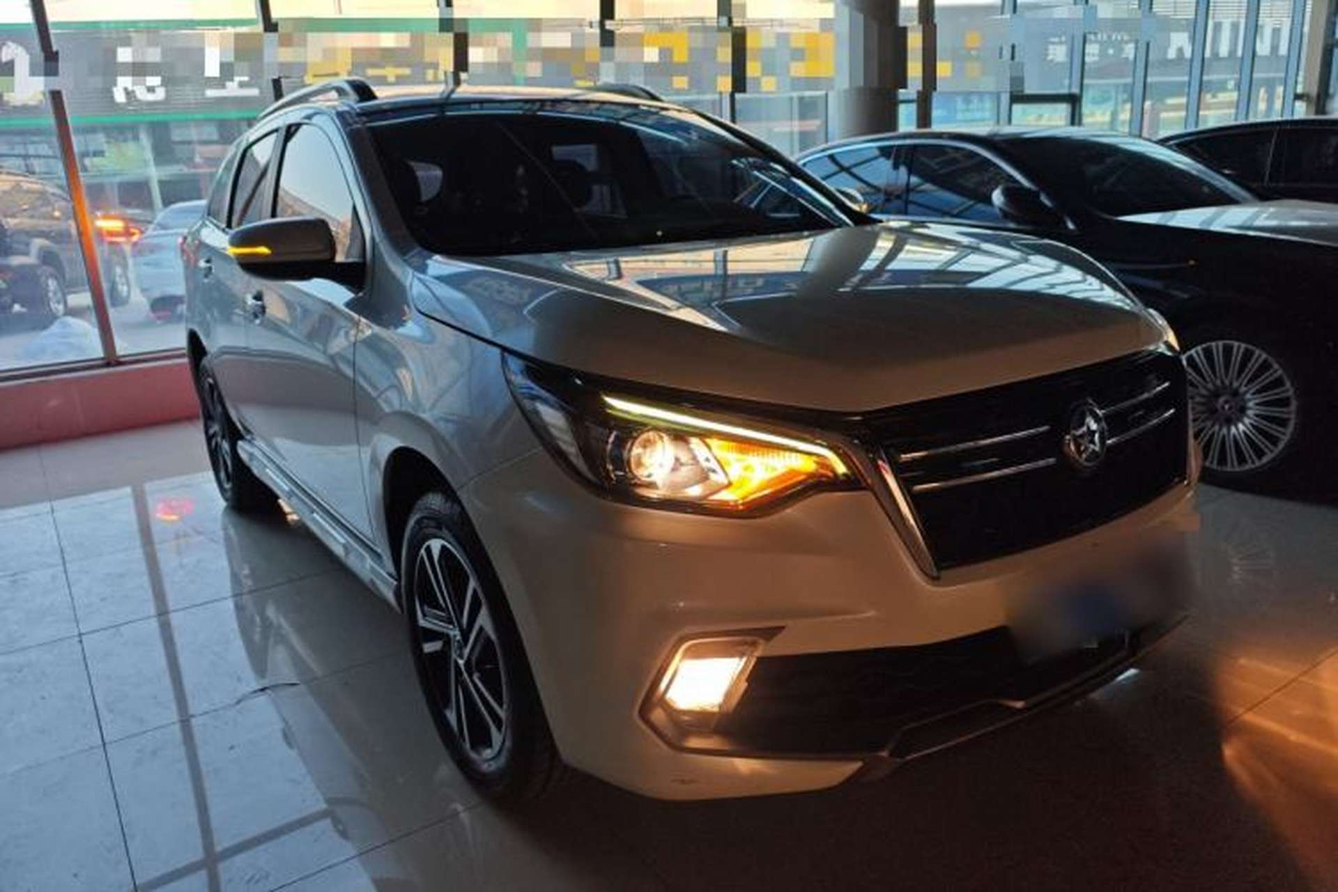 Used Venucia T70 2018 2.0L CVT Smart Enjoyment Version Front Right 45 Deg