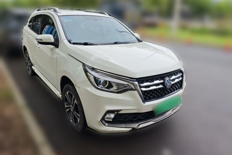 Used Venucia T70 2018 2.0L CVT Smart Enjoyment Version Front Right 45 Deg