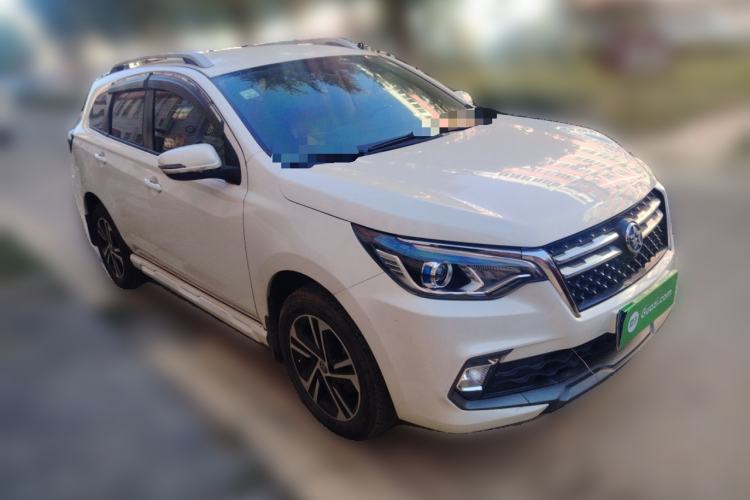 Used Venucia T70 2018 2.0L CVT Smart Edition Front Right 45 Deg