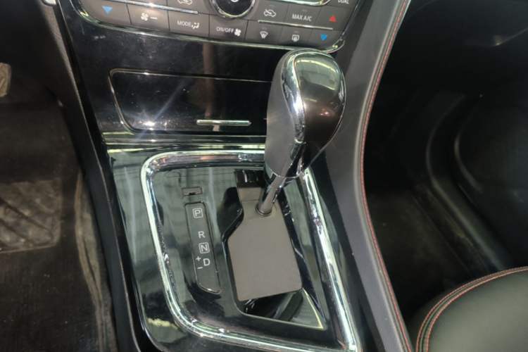 Used Venucia T70 2018 2.0L CVT Smart Enjoyment Version Gear Lever