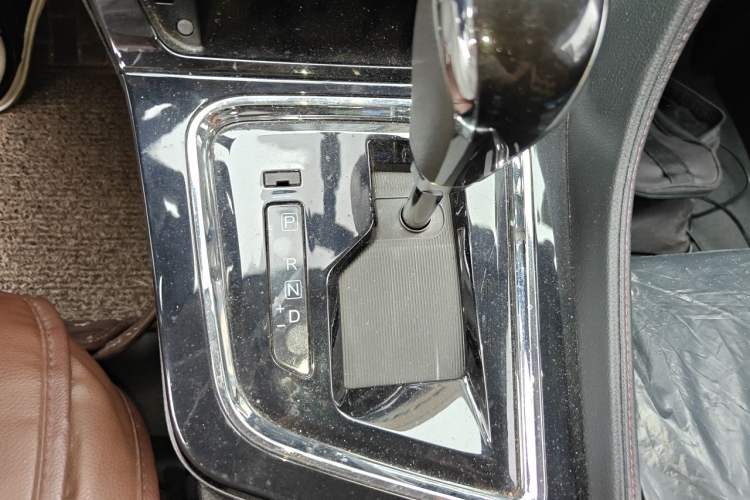Used Venucia T70 2018 2.0L CVT Smart Enjoyment Version Gear Lever