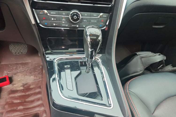 Used Venucia T70 2018 2.0L CVT Smart Enjoyment Version Gear Lever