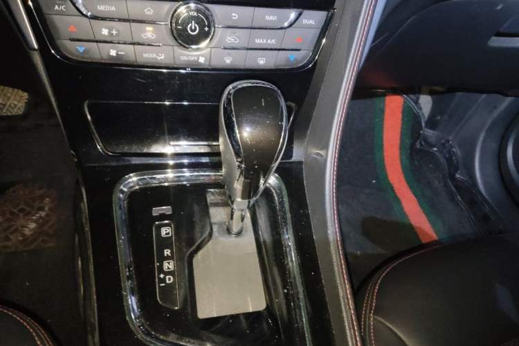 Used Venucia T70 2018 2.0L CVT Smart Enjoyment Version Gear Lever