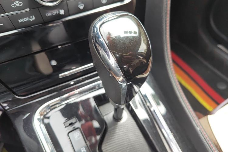 Used Venucia T70 2018 2.0L CVT Smart Enjoyment Version Gear Lever