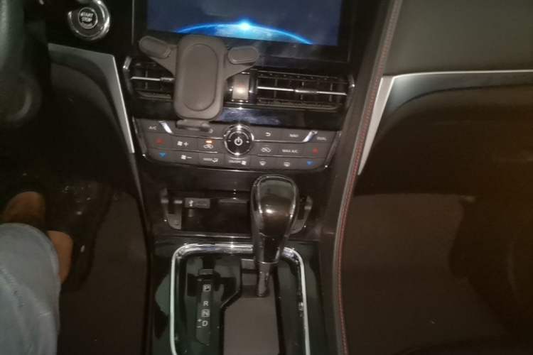 Used Venucia T70 2018 2.0L CVT Smart Enjoyment Version Gear Lever