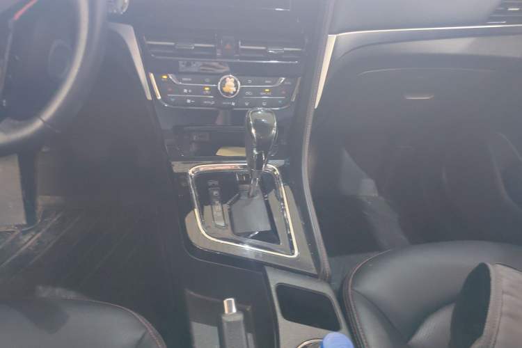 Used Venucia T70 2018 2.0L CVT Smart Enjoyment Version Gear Lever