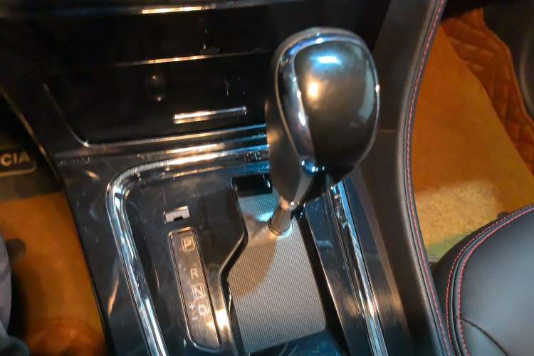 Used Venucia T70 2018 2.0L CVT Smart Enjoyment Version Gear Lever