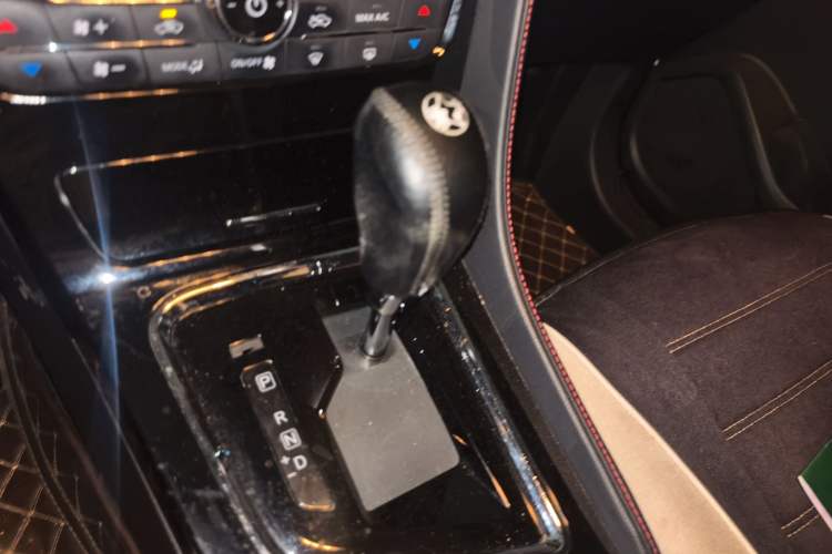 Used Venucia T70 2018 2.0L CVT Smart Enjoyment Version Gear Lever