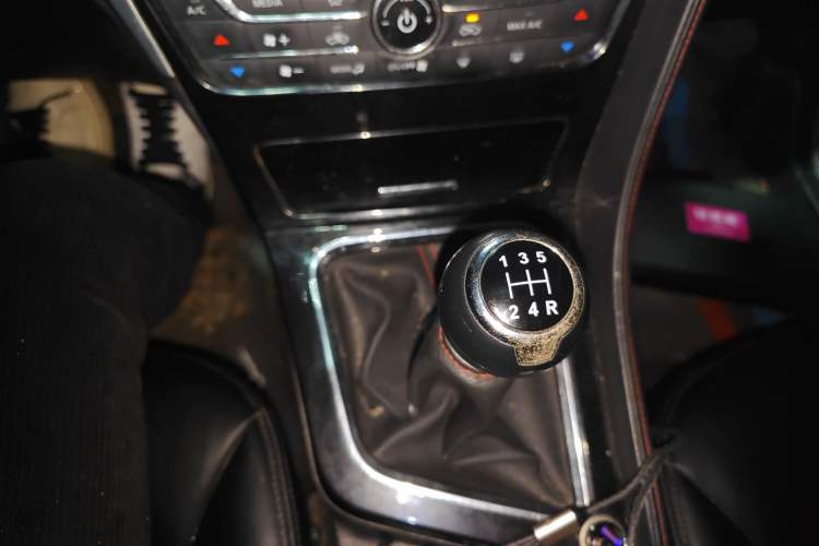 Used Venucia T70 2018 1.4T Manual Enjoyment Edition Gear Lever
