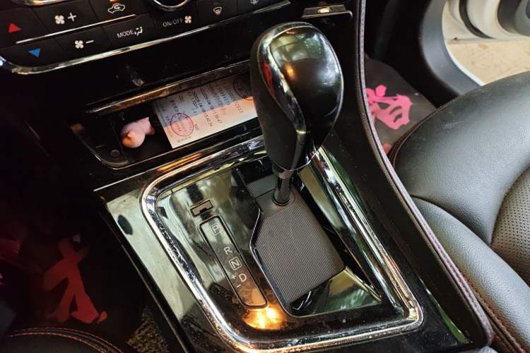Used Venucia T70 2018 2.0L CVT Smart Enjoyment Version Gear Lever