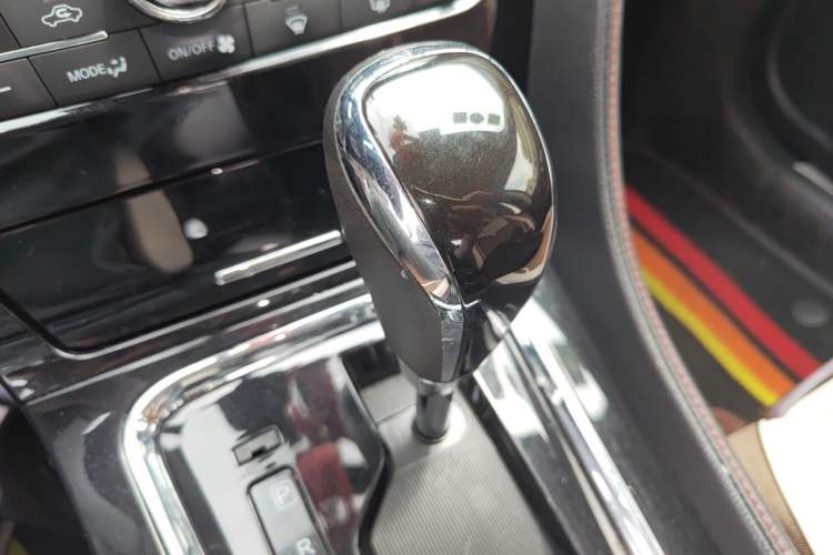 Used Venucia T70 2018 2.0L CVT Smart Enjoyment Version Gear Lever