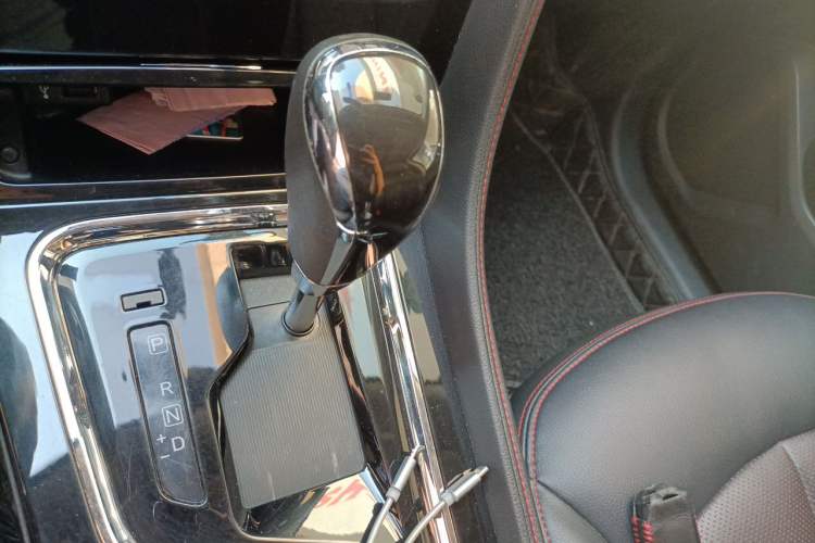 Used Venucia T70 2018 2.0L CVT Smart Enjoyment Version Gear Lever