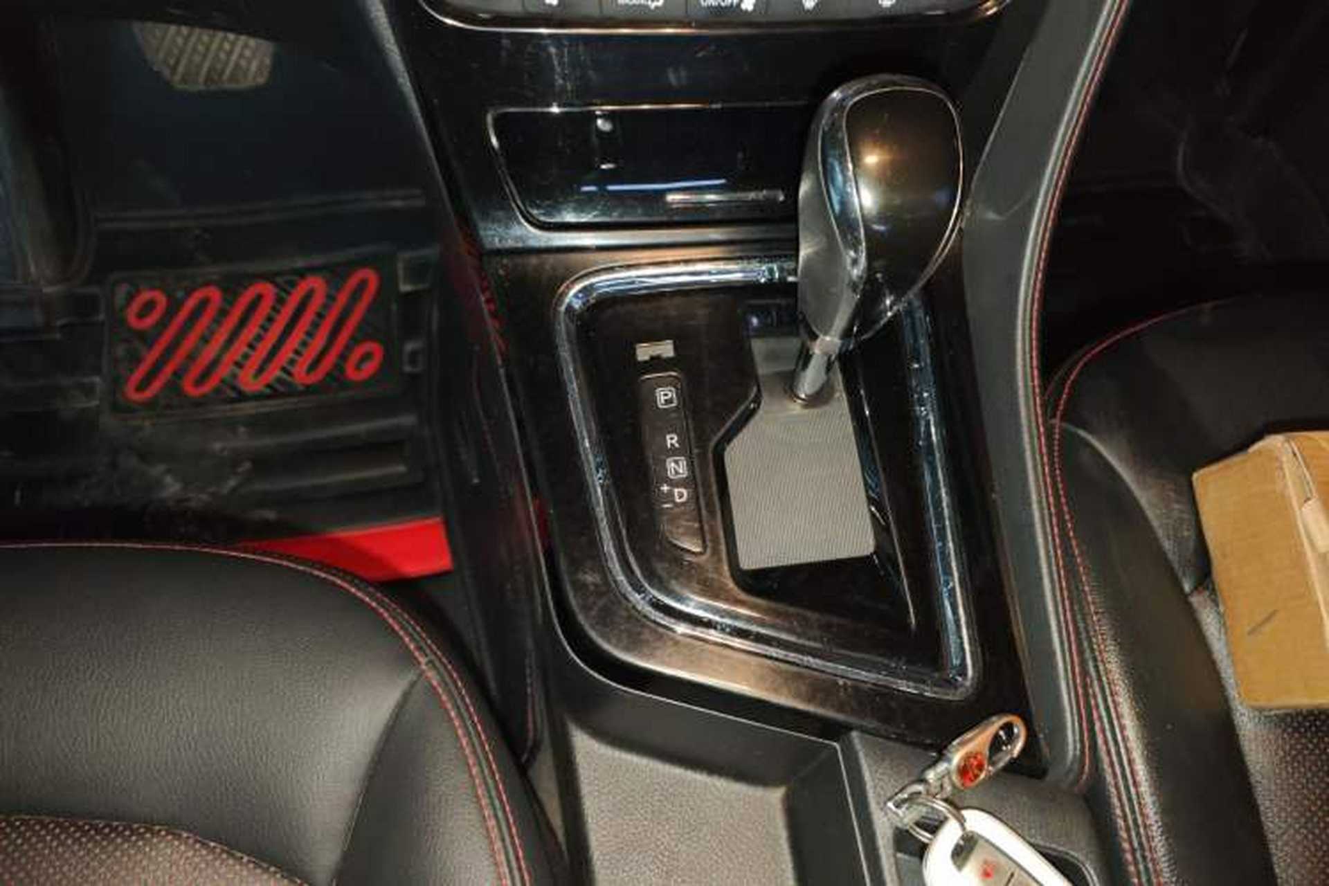 Used Venucia T70 2018 2.0L CVT Smart Enjoyment Version Gear Lever