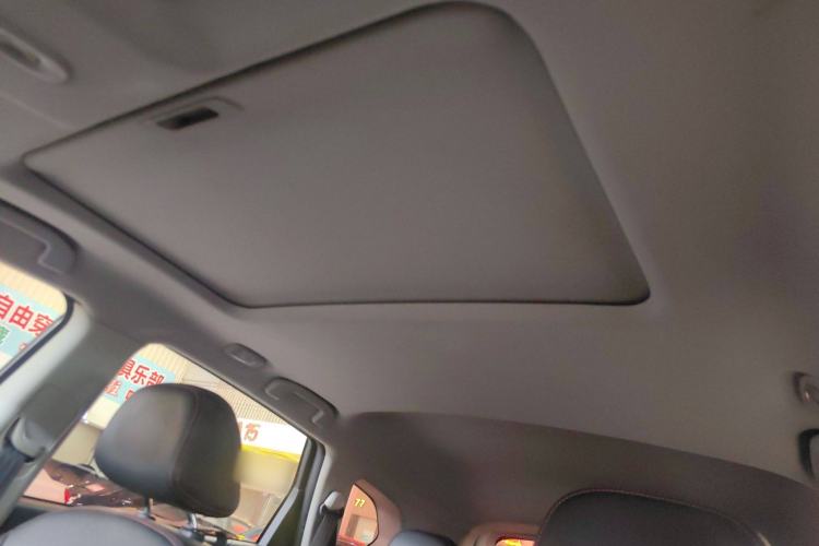 Used Venucia T70 2018 2.0L CVT Smart Enjoyment Version Headliner