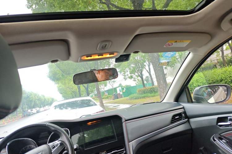 Used Venucia T70 2018 2.0L CVT Smart Enjoyment Version Headliner