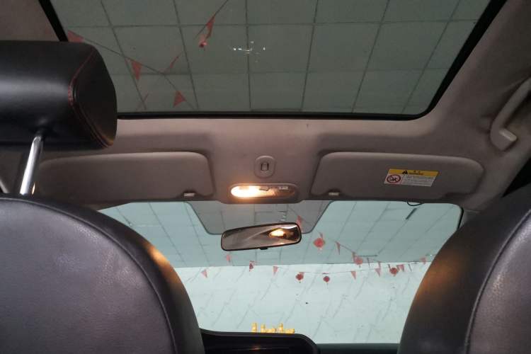 Used Venucia T70 2018 2.0L CVT Smart Enjoyment Version Headliner