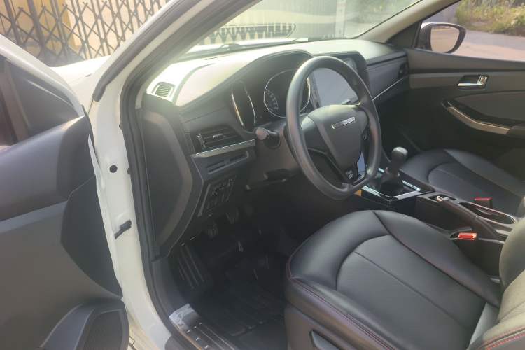 Used Venucia T70 2018 1.6L Manual Enjoyment Edition Interior 2