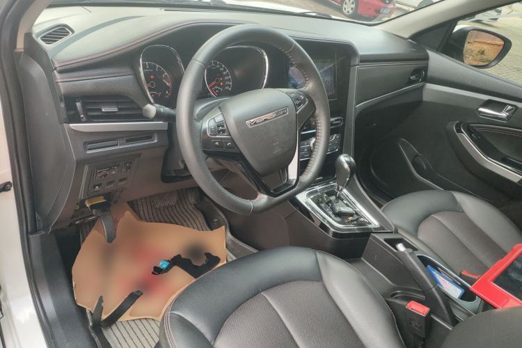 Used Venucia T70 2018 2.0L CVT Smart Enjoyment Version Interior 2