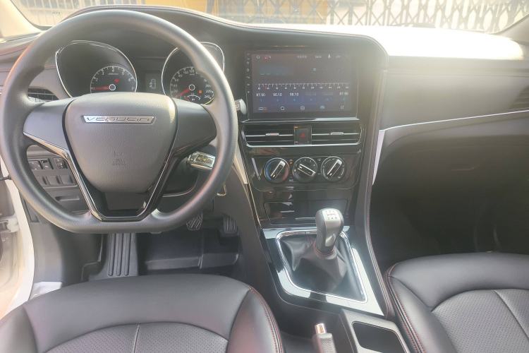 Used Venucia T70 2018 1.6L Manual Enjoyment Edition Interior 3