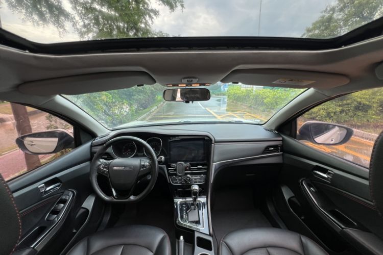 Used Venucia T70 2018 2.0L CVT Smart Enjoyment Version Interior 3