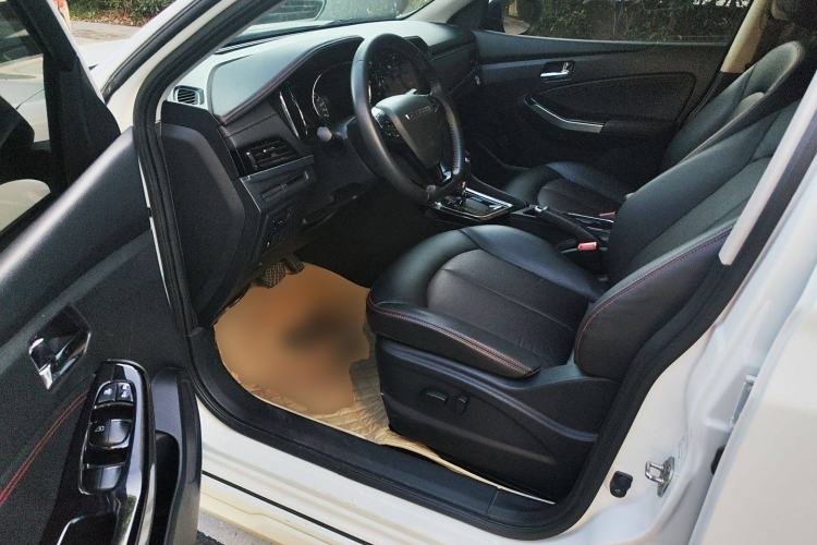 Used Venucia T70 2018 2.0L CVT Smart Enjoyment Version Interior 3