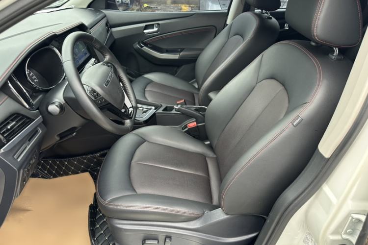 Used Venucia T70 2018 2.0L CVT Smart Enjoyment Version Interior 4