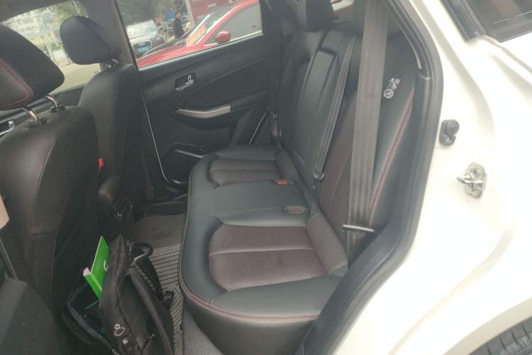 Used Venucia T70 2018 2.0L CVT Smart Enjoyment Version Interior 4
