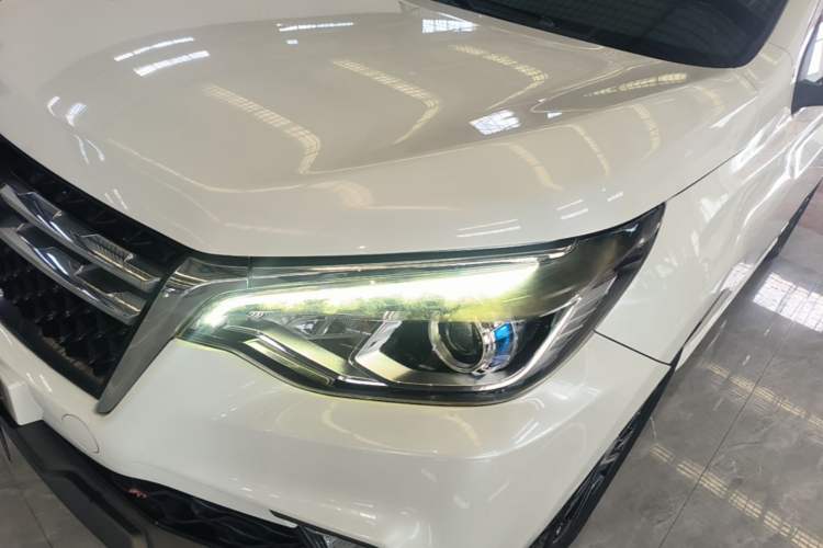 Used Venucia T70 2018 2.0L CVT Smart Enjoyment Version Left Front Headlight